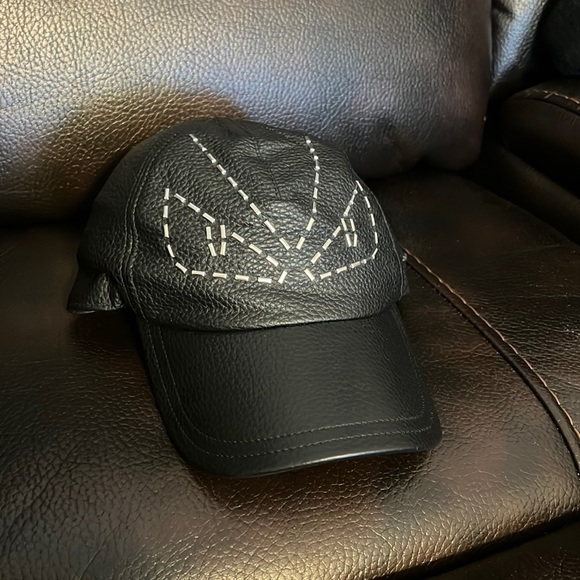 Fendi unisex FF bugs monster eyes leather baseball hat NEW - Picture 2 of 7